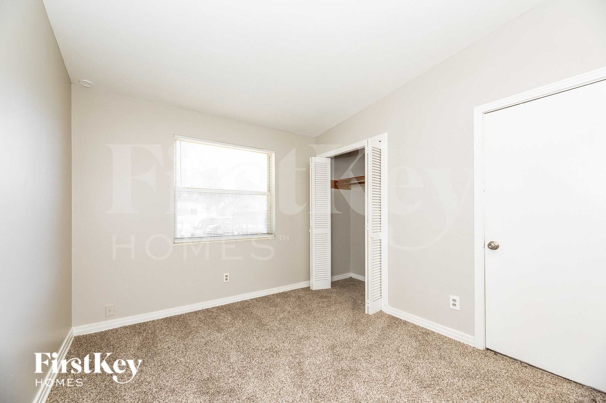 Building Photo - 2706 Lorna Rd