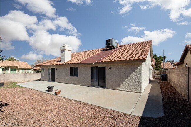 Building Photo - 121 Hanover Dr