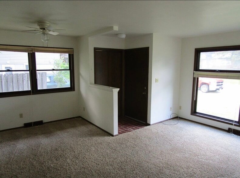 Building Photo - 507 Baker Dr