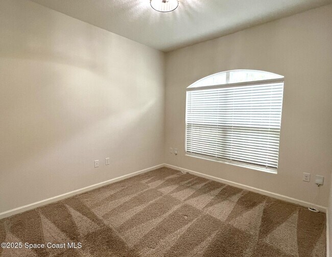 Building Photo - 620 Remington Green Dr SE