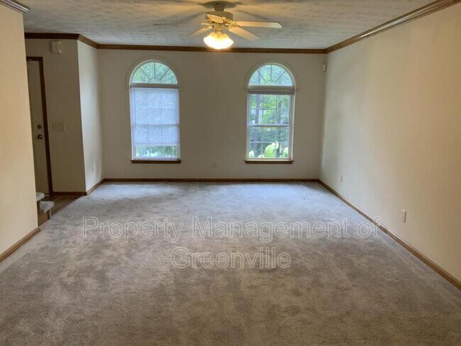 Building Photo - 207 Courtneybrook Trail