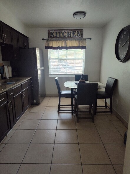 Building Photo - 6706.5 S Kissimmee St