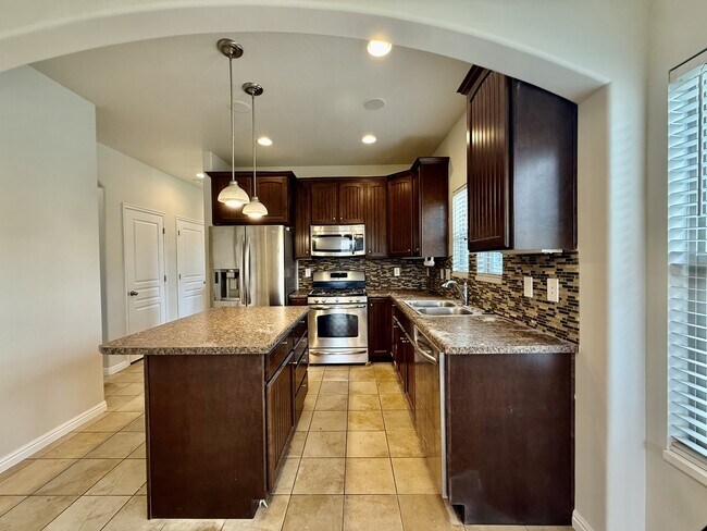 Building Photo - 10753 Topview Rd