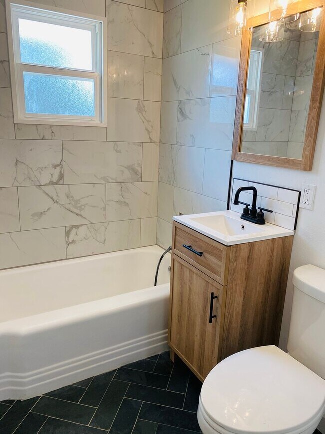 Building Photo - Completely Remodeled Northwest Area 3 Bedr...
