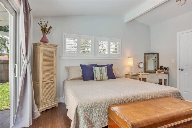 Building Photo - 1110 SW 15th St