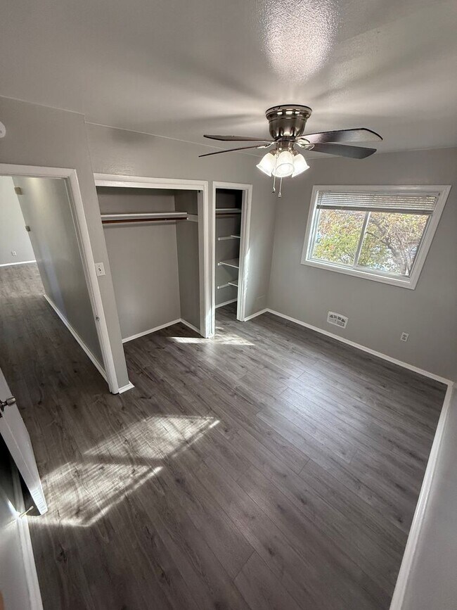 Building Photo - FREE 50in FLAT SCREEN TV Move in Special!!! Cozy 2 Bedroom 1 Bathroom Single Family Residence in ...