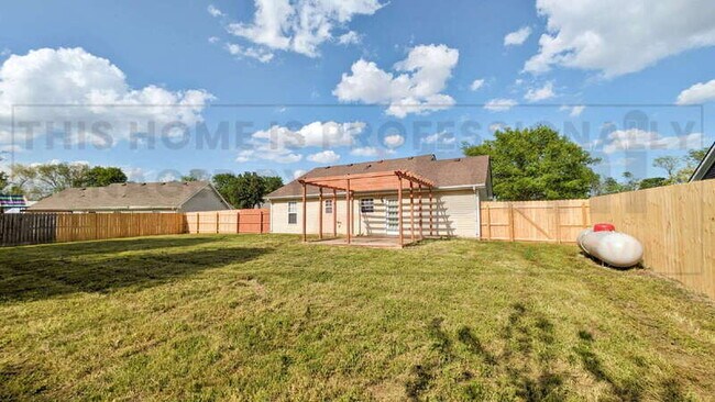 Building Photo - 1042 Waterford Cir
