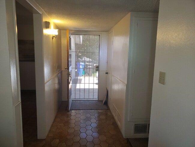 Building Photo - Single-story home with a private pool in the SDSU.