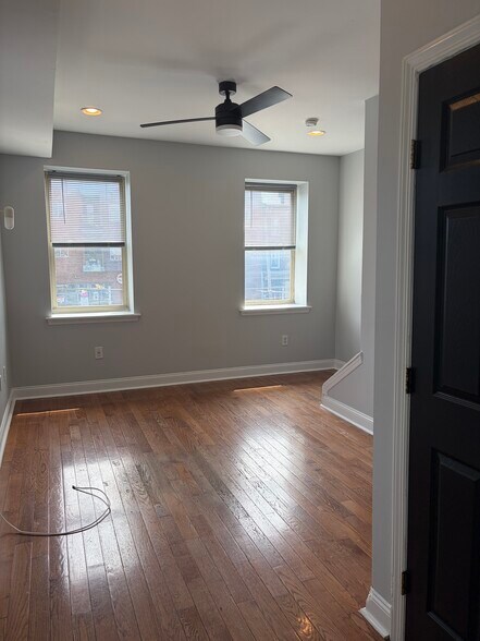 Building Photo - 115 E Girard Ave