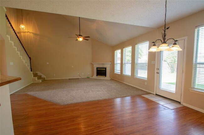 Building Photo - 1309 Rosebrook Dr