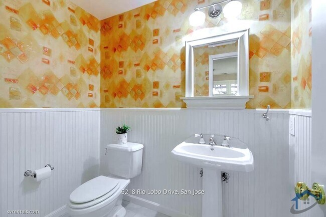 Building Photo - 5218 Rio Lobo Dr