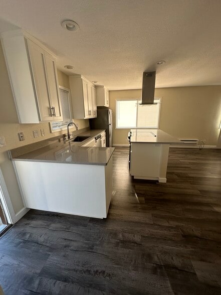 Building Photo - 4339 Santa Rita Rd