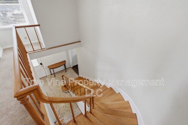 Building Photo - 2423 W Gramercy Pl