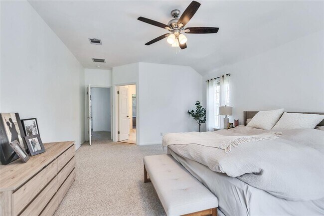 Building Photo - 308 Chesapeake Bay Ln S