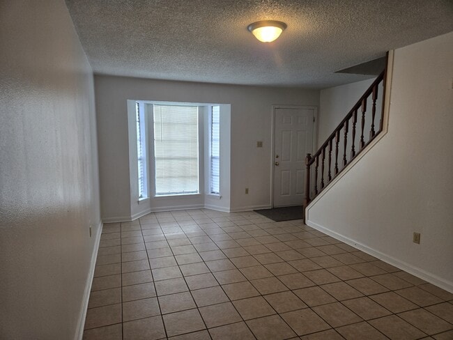 Building Photo - 113 Oak Ridge Ave
