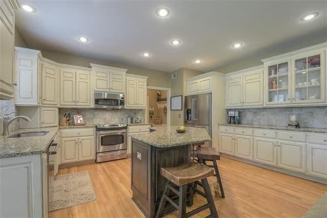 Building Photo - 14412 Fairway St