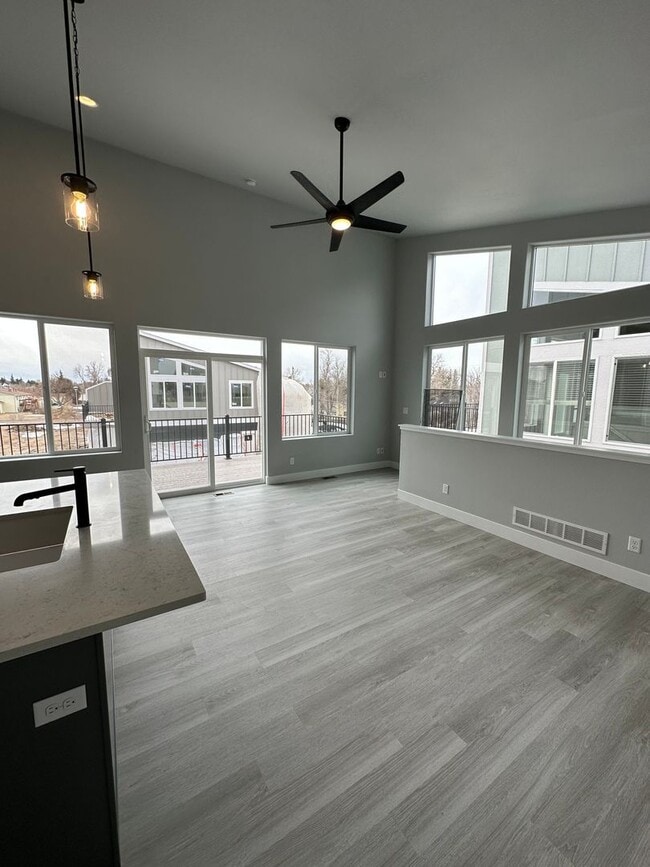 Building Photo - 226 Miller Ln