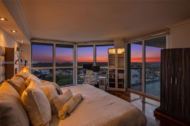 Building Photo - 16500 Collins Ave