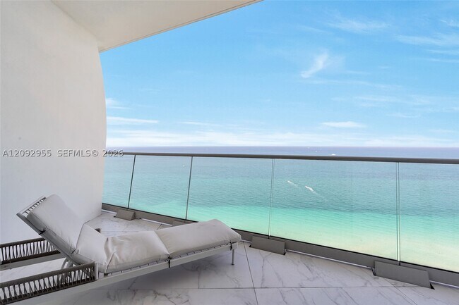 Building Photo - 16901 Collins Ave