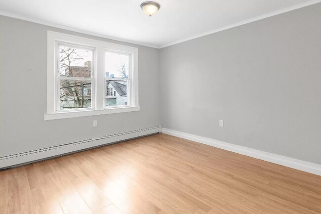 Building Photo - 196 Shephard Ave