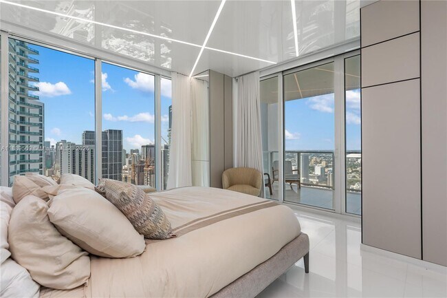 Building Photo - 1040 Biscayne Blvd