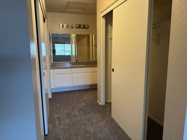 Building Photo - Lovely 2 Bedroom Condo in Azusa