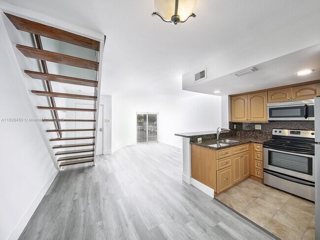 Building Photo - 670 NW 85th Pl