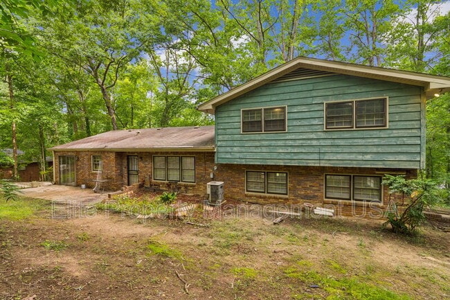 Building Photo - 2600 Lantern Ln
