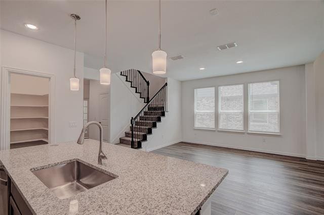 Building Photo - 1535 Echo Blf Dr