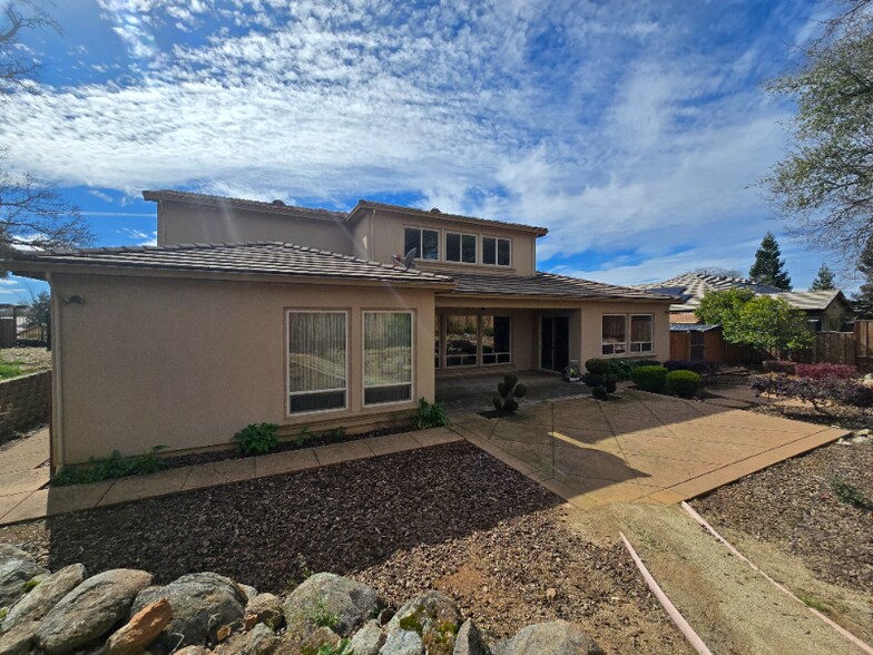 Building Photo - 3766 Mira Loma Dr