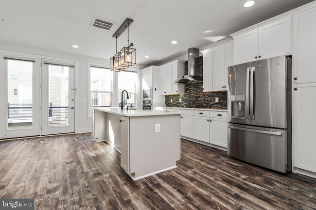 Building Photo - 14583 Lakestone Dr