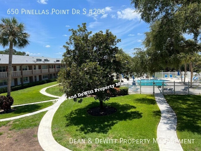 Building Photo - 650 Pinellas Point Dr S