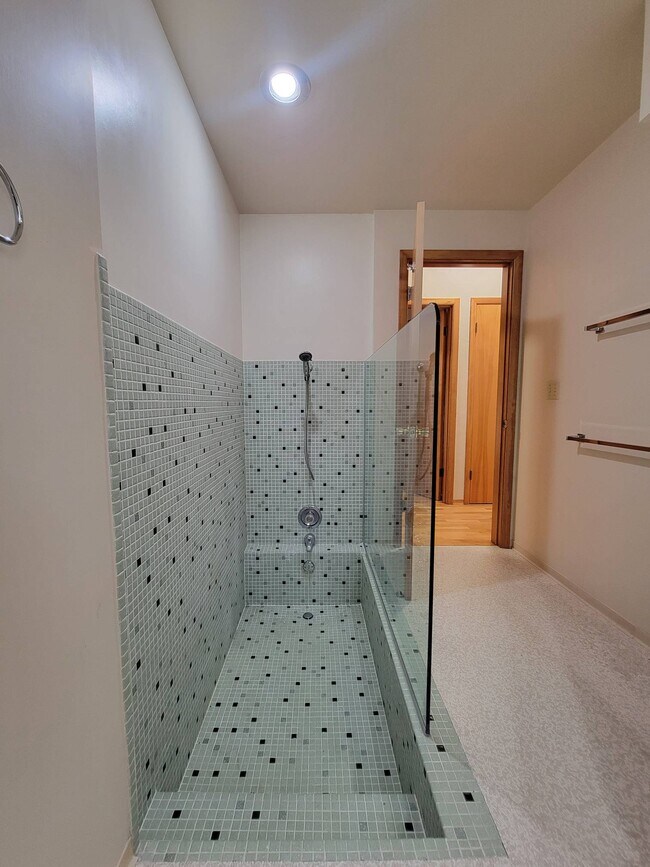 Building Photo - 305 N Quincy Pl