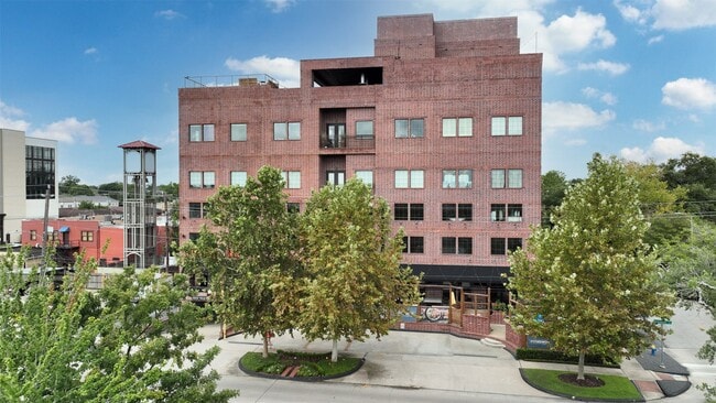 Building Photo - 1111 Studewood St