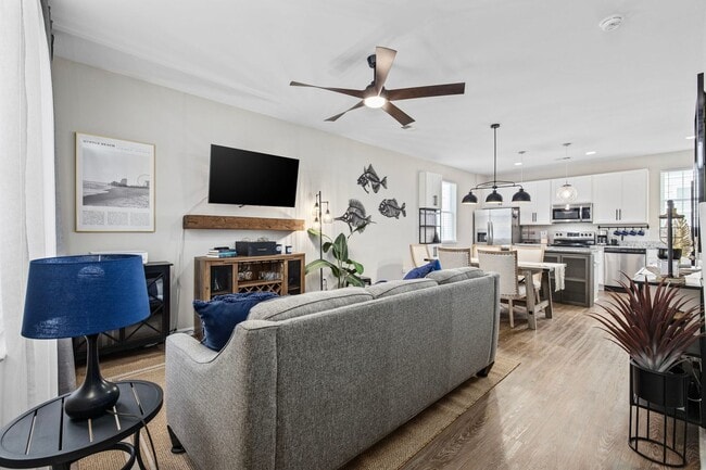 Building Photo - Fully Furnished Home in The Parks