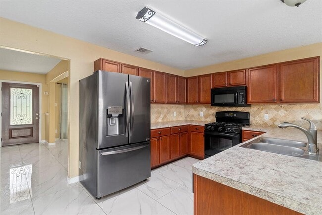 Building Photo - 3318 Apple Dale Dr