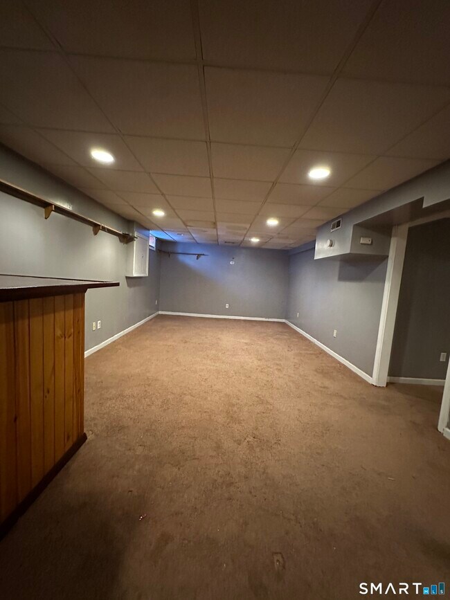 Building Photo - 203 Oakland St