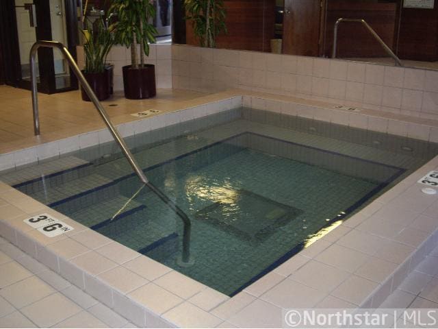 Jacuzzi - 433 S 7th St