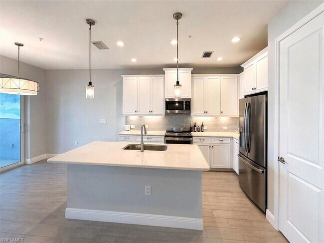 Building Photo - 2549 Seychelles Dr