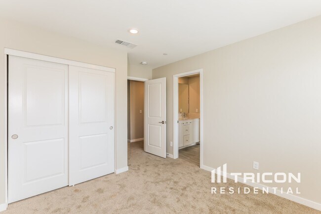 Building Photo - 31683 Willowood Way