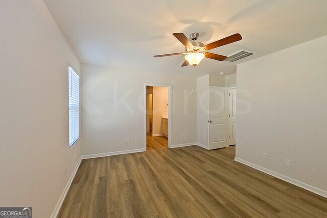 Building Photo - 127 Overstreet Way