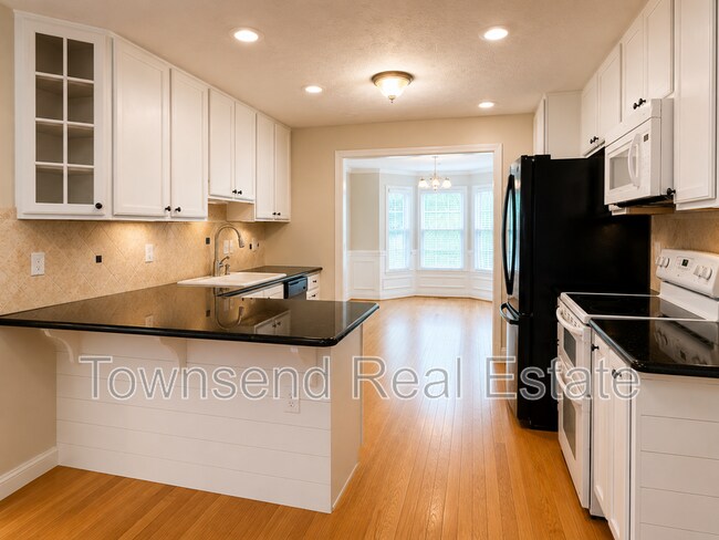 Building Photo - 2937 Delaware Dr