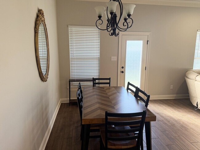 Building Photo - 403 Mangrove Ln