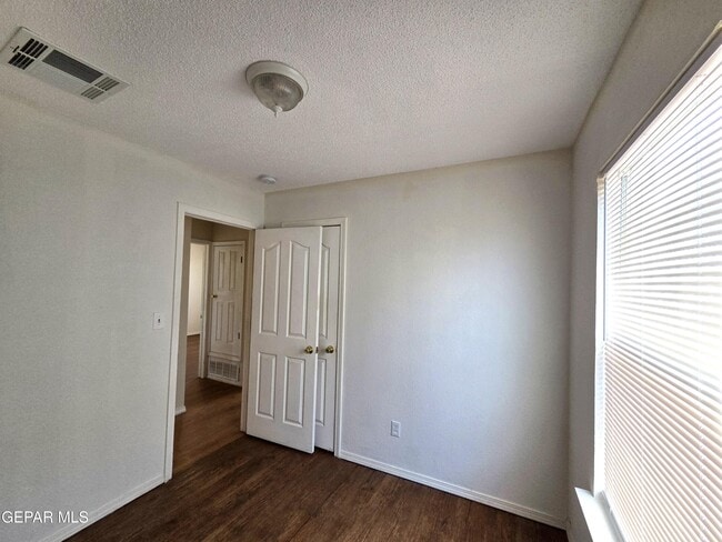Building Photo - 2304 Tierra Serena Rd