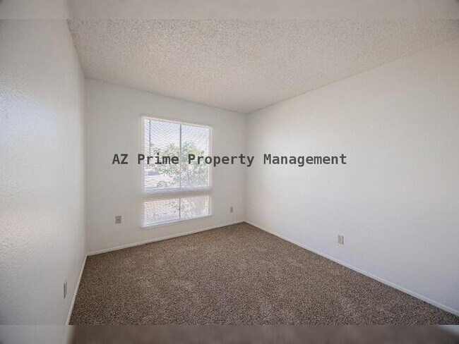 Building Photo - 8821 W Sahuaro Dr