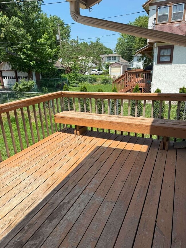Building Photo - Charming 3 Bedroom Home with Hardwood Floo...