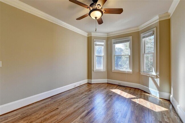 Building Photo - 11636 Parkside Ave