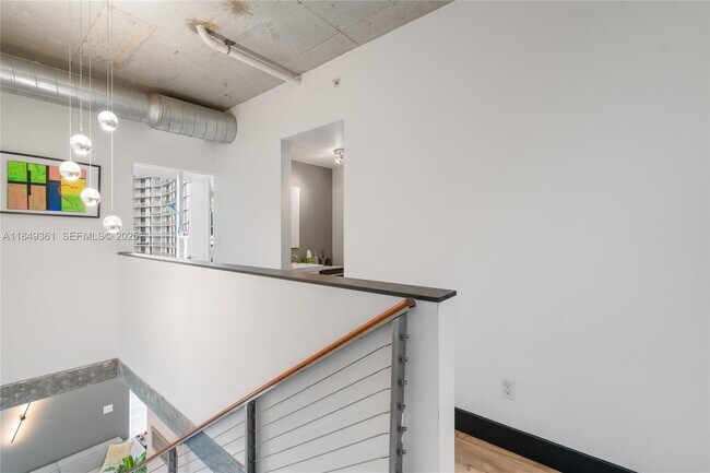 Building Photo - 690 SW 1st Ct