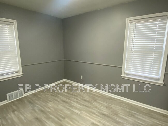 Building Photo - 19480 Huntington Rd