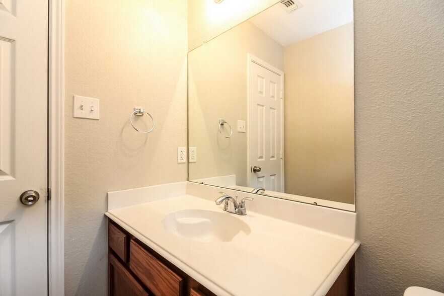 Building Photo - 2809 Berry Hill